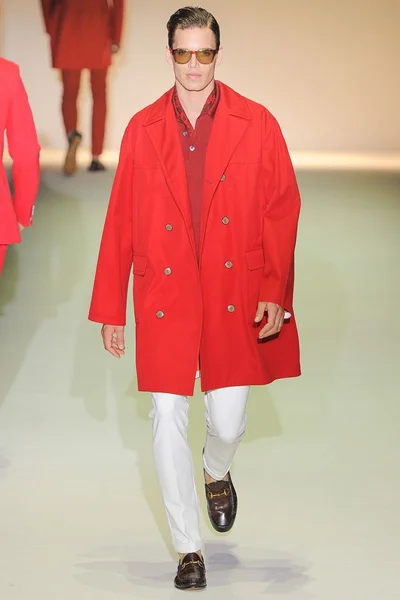 Look 17